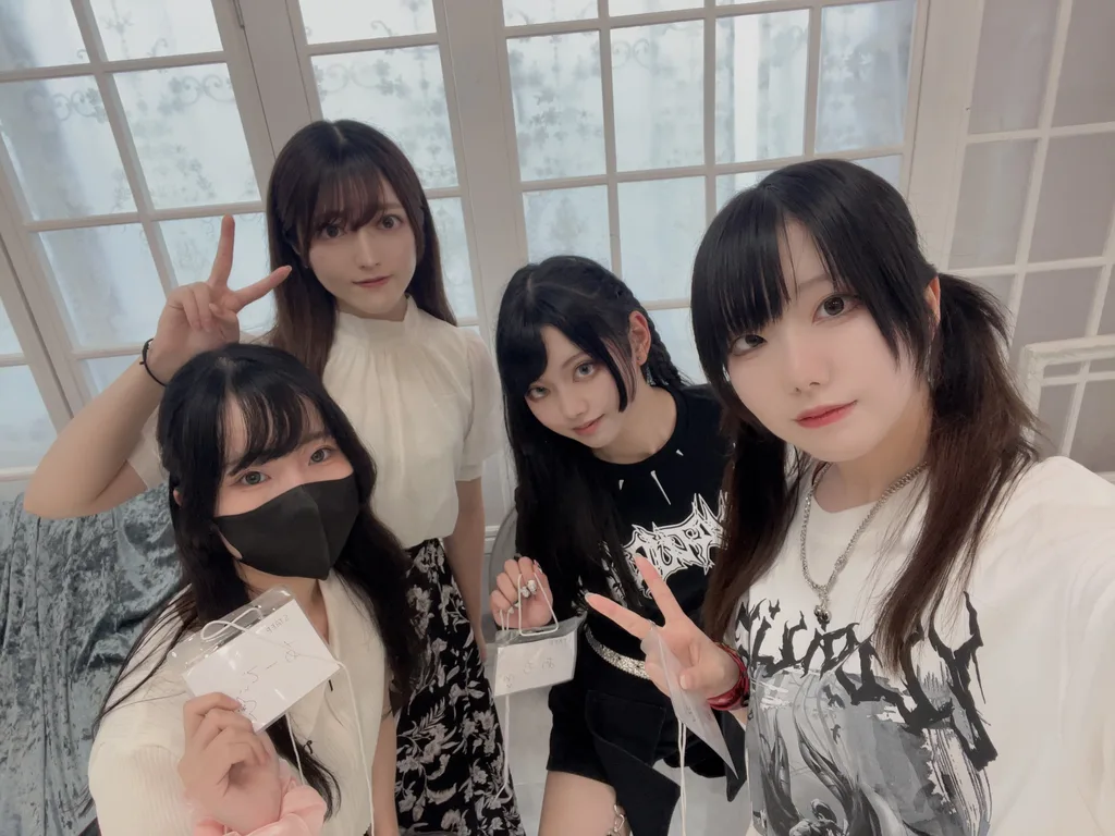 X PHOTOの公開投稿に掲載された画像 1/2