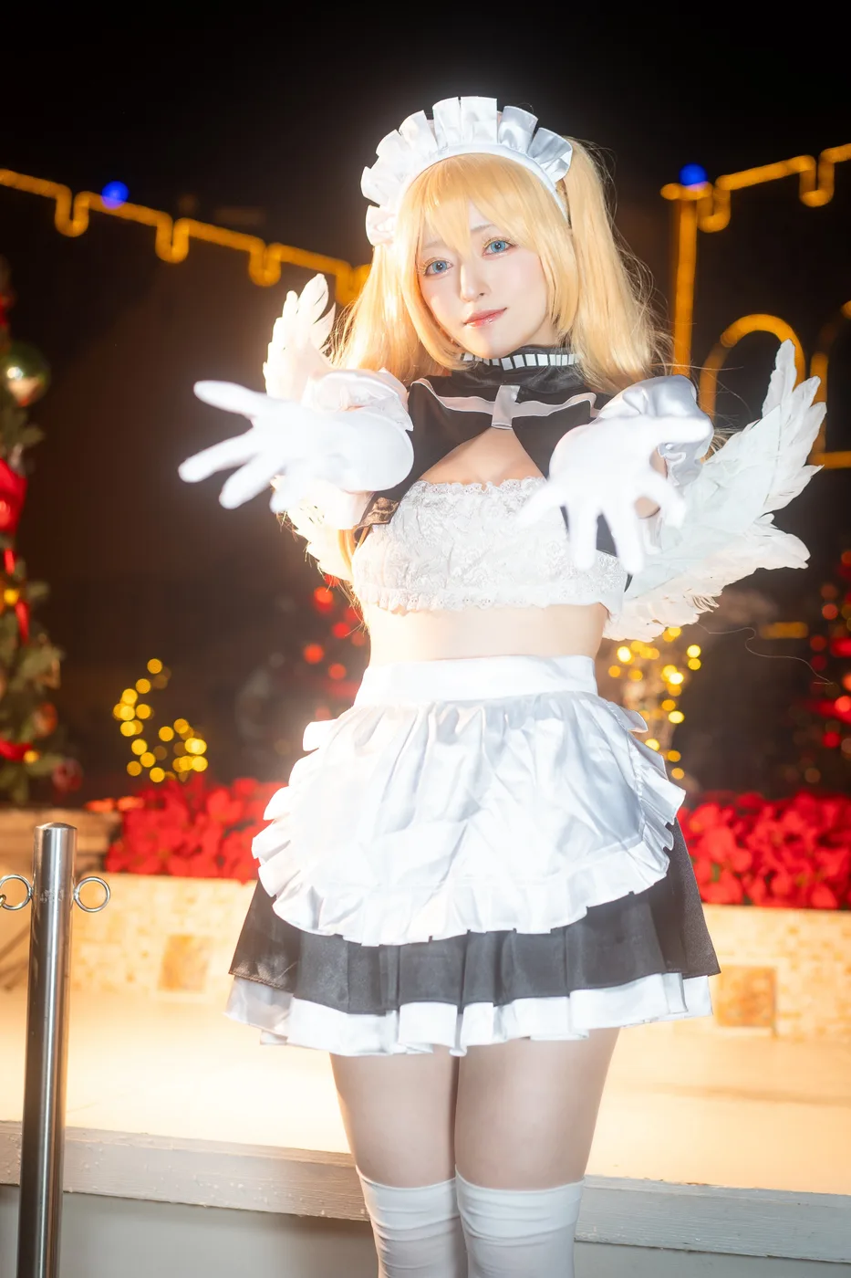 メイド服姿のリリエルを演じる鹿目ろあ、本人のX投稿より